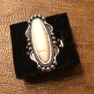 White/cream Aztec style elastic ring